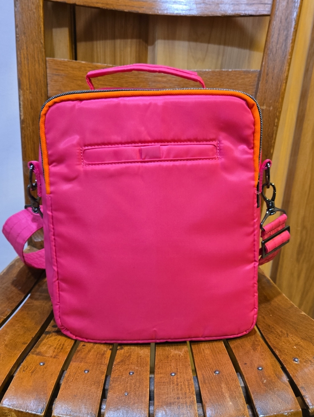Lug Wrangler In Hot Pink - Picture 2 of 4